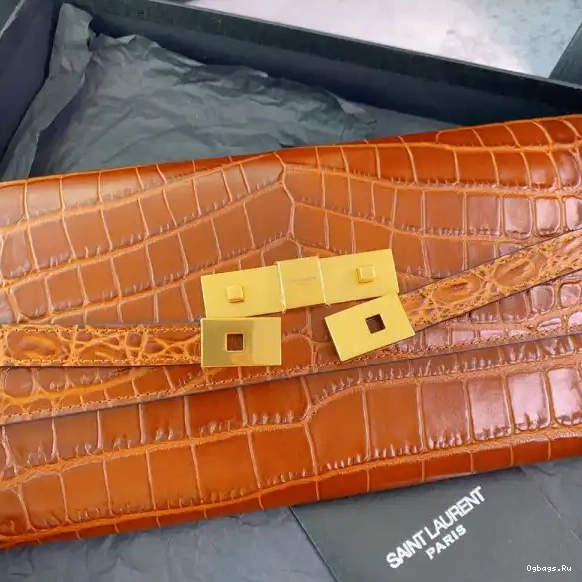 CROCODILE-EMBOSSED LEATHER CLUTCH YSL IN MANHATTAN 0613